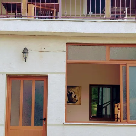 Anastasia's * Përmet