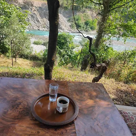 Anastasia's * Përmet